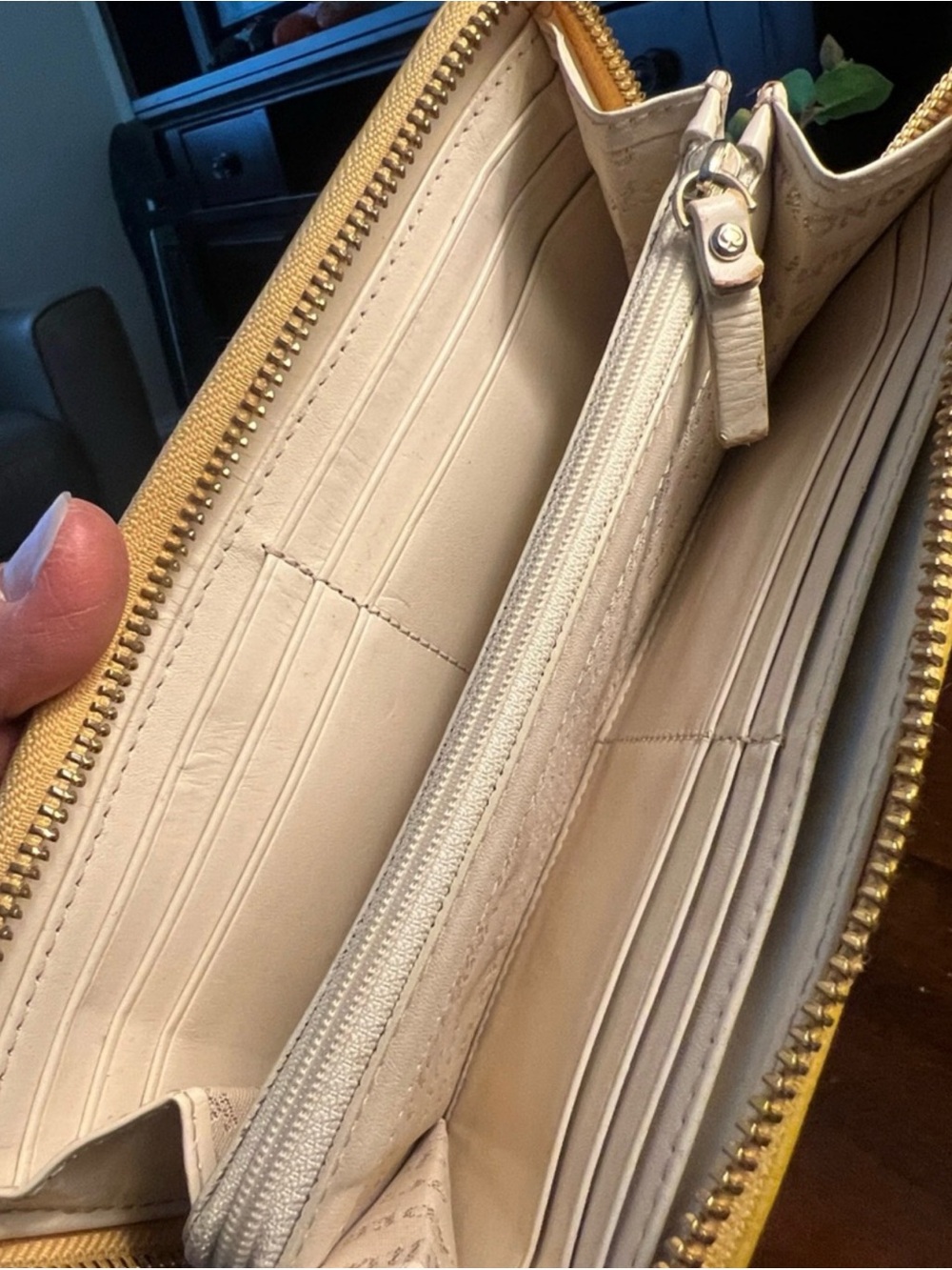 Kate Spade New York Harrison Street Lacey wallet Yellow Leather Storybook Lining - Picture 16 of 16